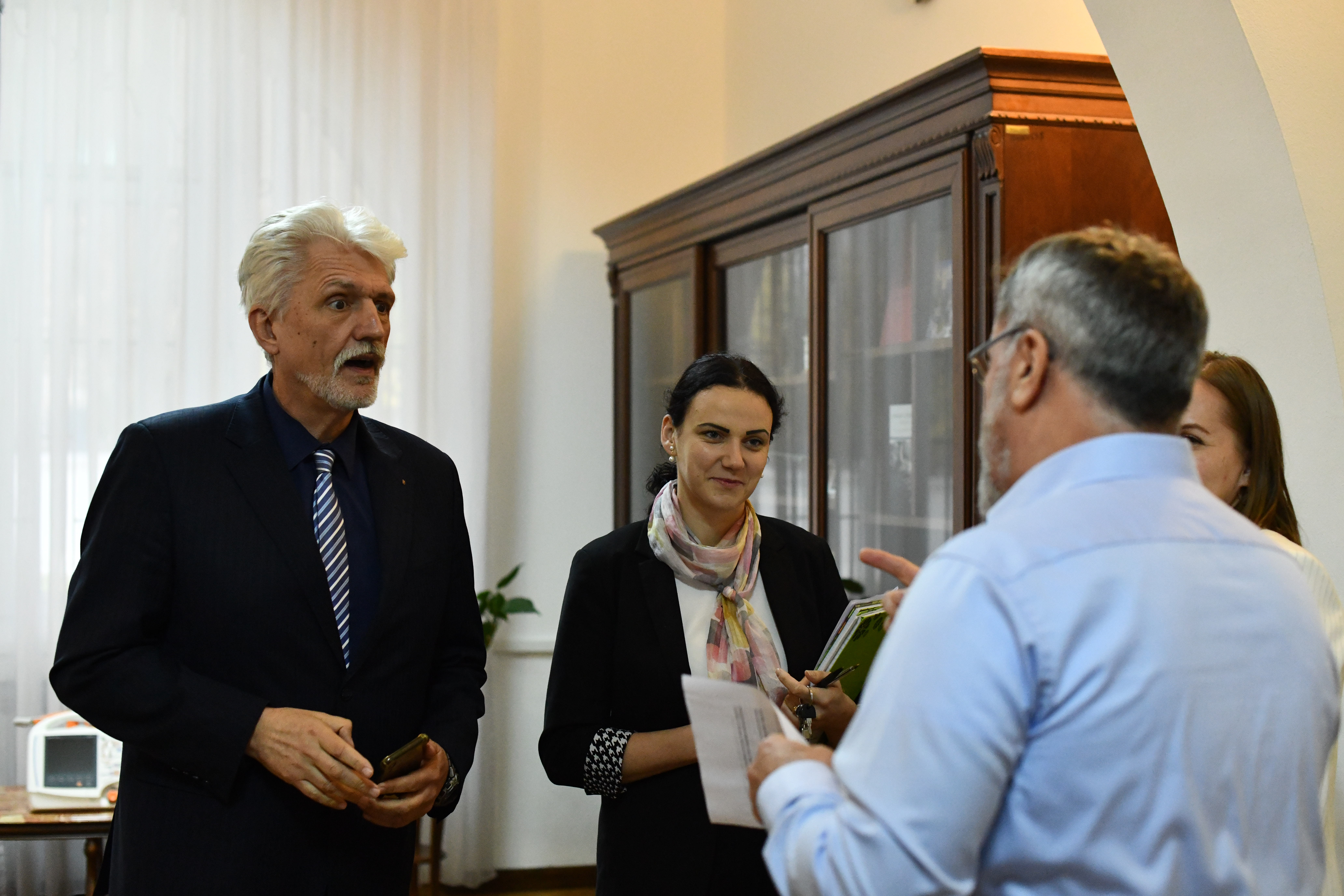Ambasador Volodymyr Tolkač razgovara sa Veranom Matićem