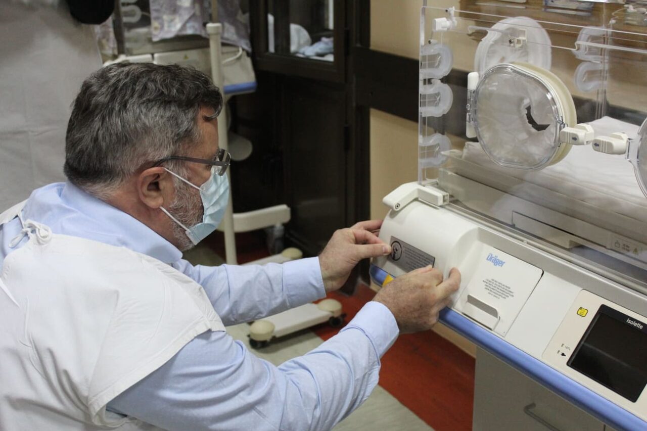 Uru-en-inkubator-Institutu-za-neonatologiju-2-autorka-Marija-Kozomara_1700138608